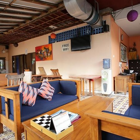Reddoorz @ Pantai Cemara Sanur Hotel Ngoại thất bức ảnh