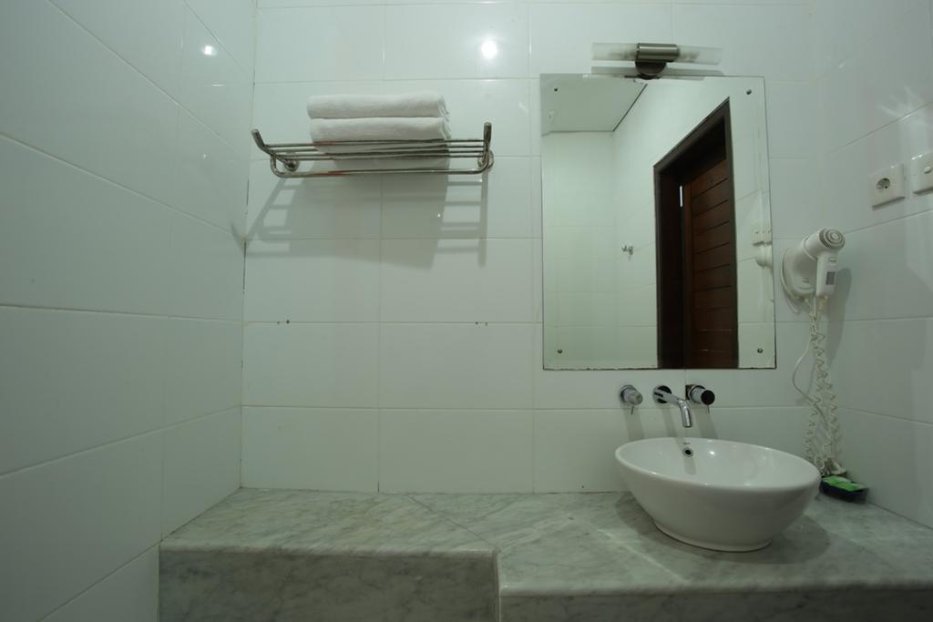 Reddoorz @ Pantai Cemara Sanur Hotel Ngoại thất bức ảnh