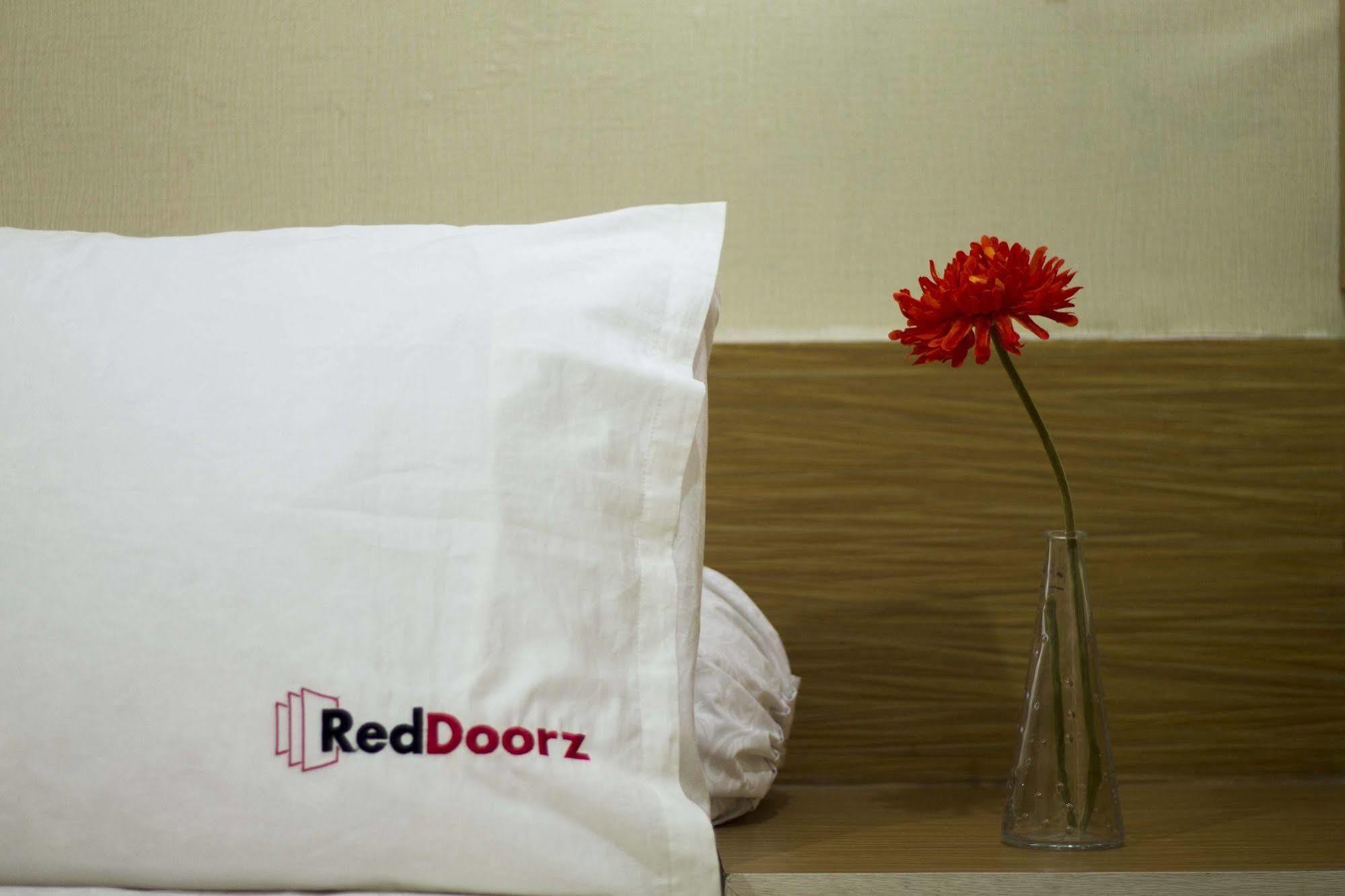 Reddoorz @ Pantai Cemara Sanur Hotel Ngoại thất bức ảnh